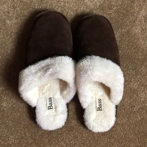 Bass slippers